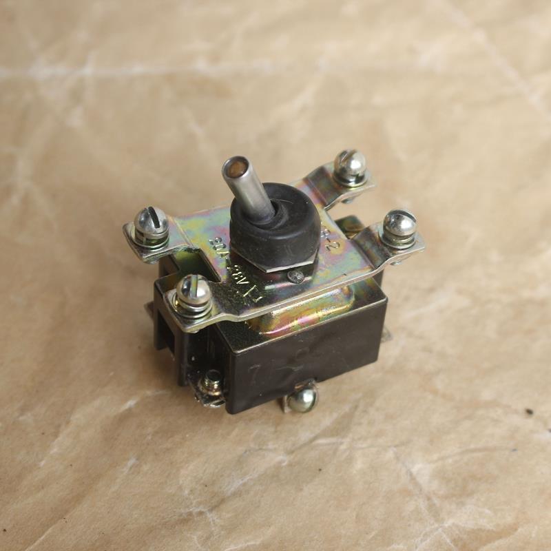 全新航空航材镀银脚ZZK3-2 20A28V3档飞机电门开关