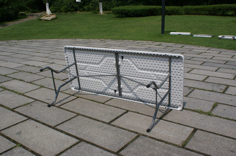 白色桌面折叠塑料饭桌183cm/28mm