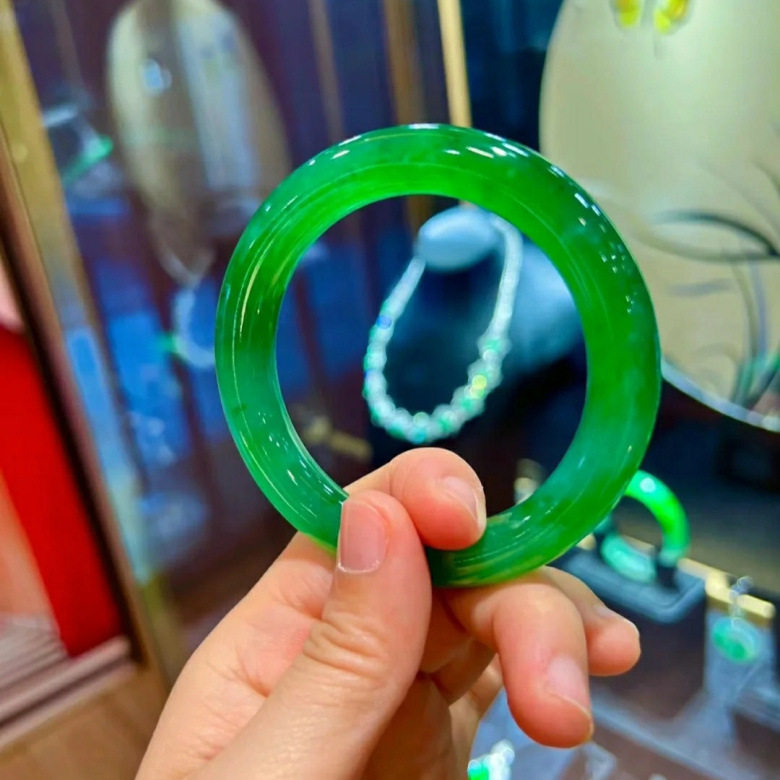 缅甸冰种翡翠玉手镯满绿帝王绿天然玉石圆条玉镯子女款老坑送