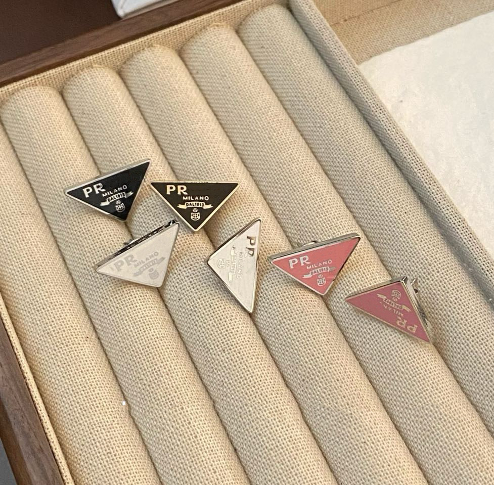 网红爆款欧美三角形P字母耳钉女气质简约耳环时尚百搭925银针耳饰