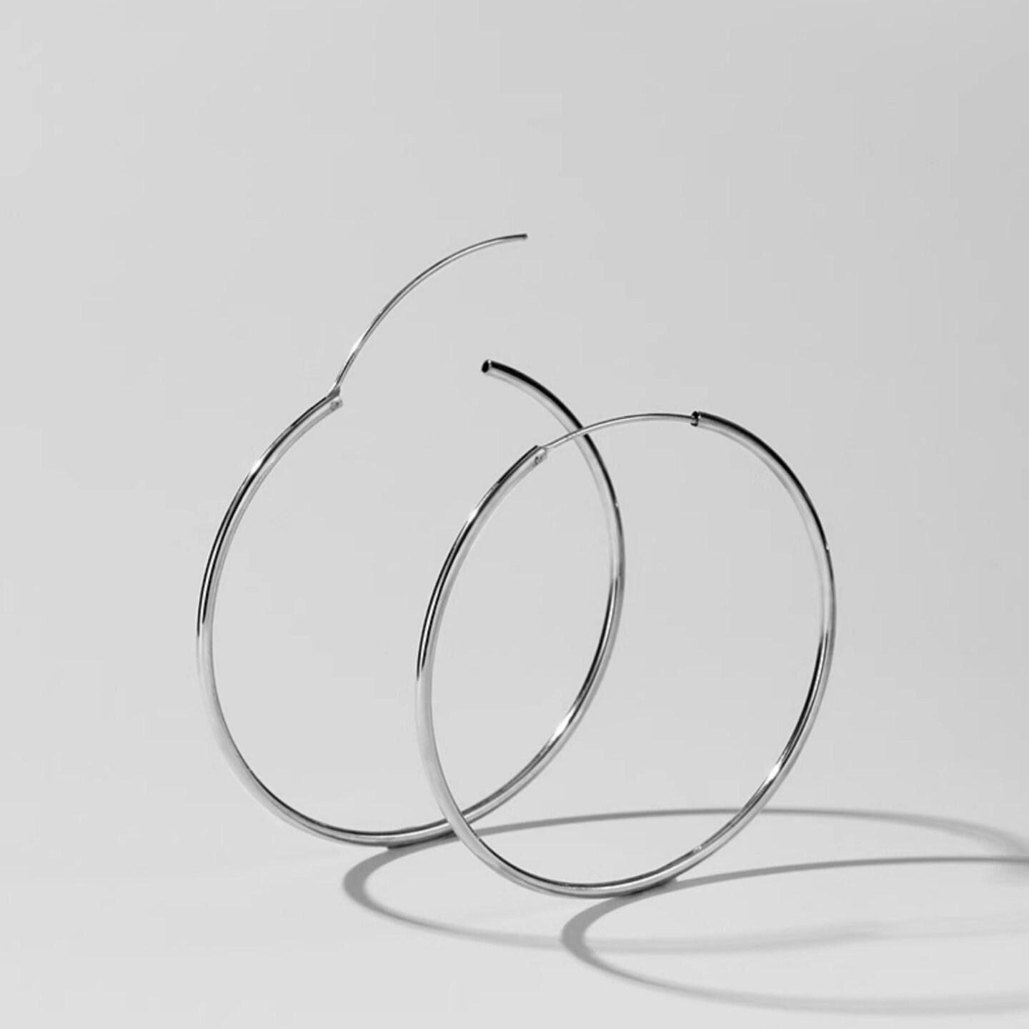 999银针欧美高级感耳饰耳环夸张设计耳圈ins新款潮大圈圈耳勾女士