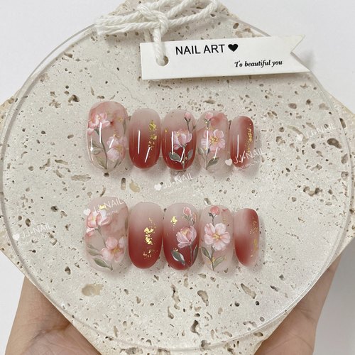 纯手工穿戴甲显白裸色手绘花