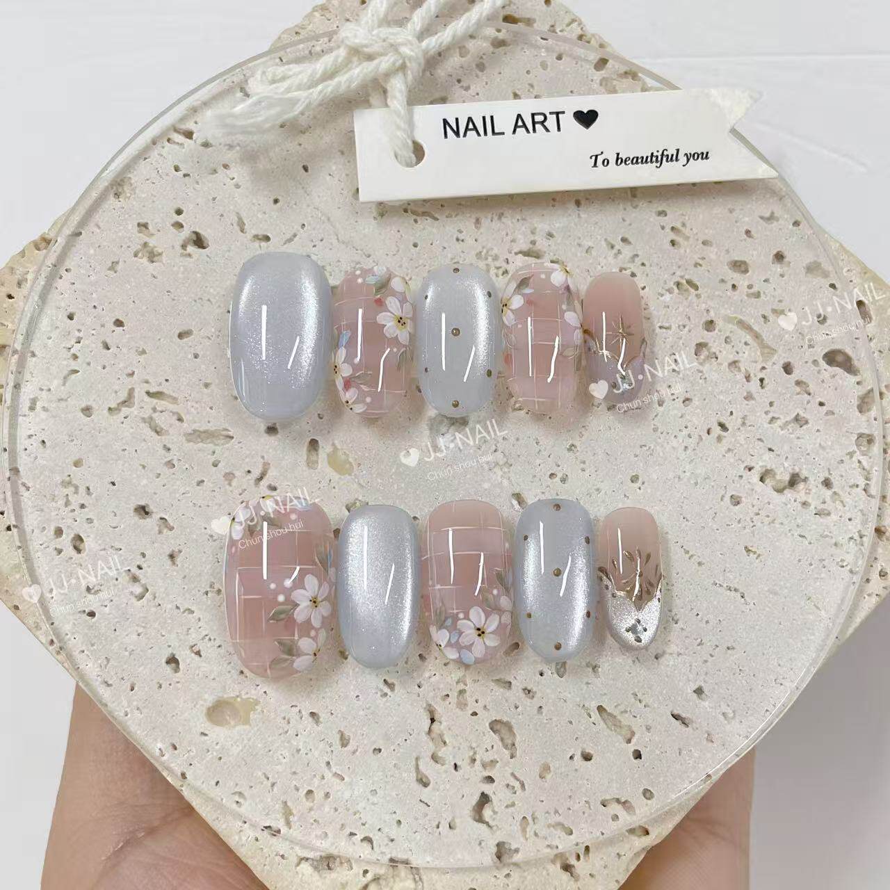 【粉格谣】温柔花朵穿戴甲裸色粉猫眼3D立体小花气质美甲贴片