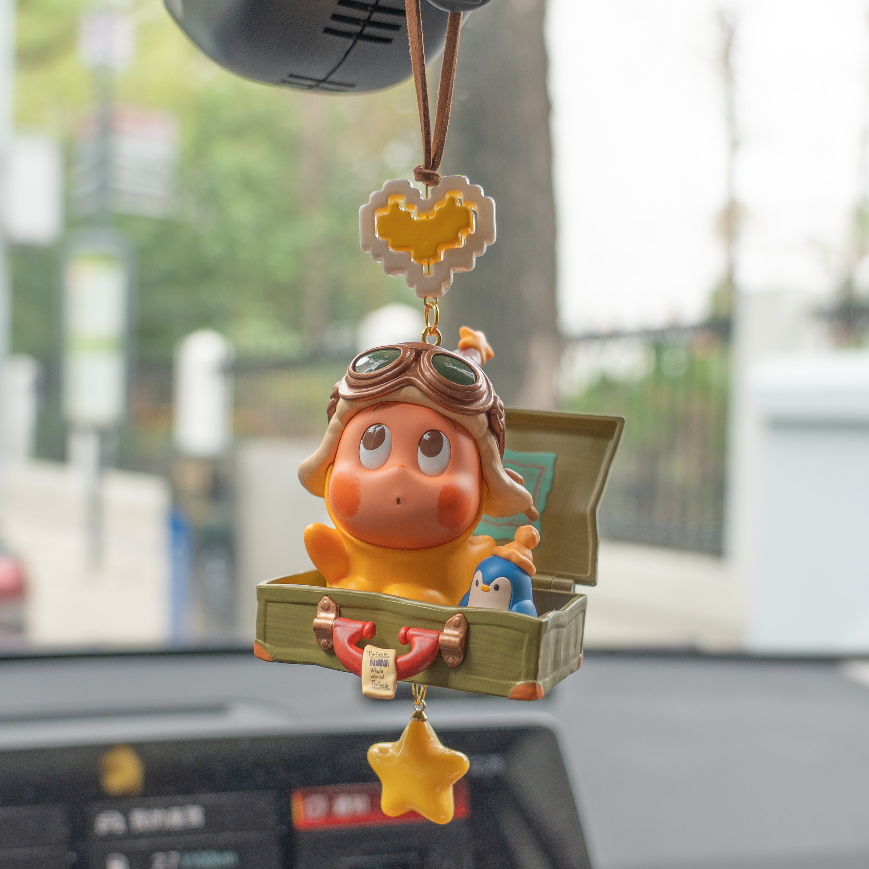 正版泡泡玛特DIY星星人车载挂件