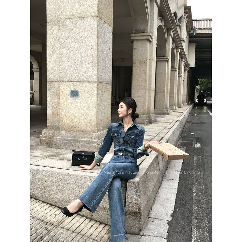林千入初春高级感牛仔修身长袖上E衣女气质宽松显瘦牛仔时尚套装