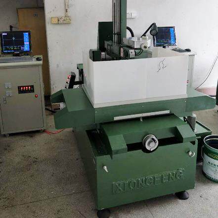 泰州雄峰线切割 线切割 dk7750:中走丝 线切割dk7735 线切割