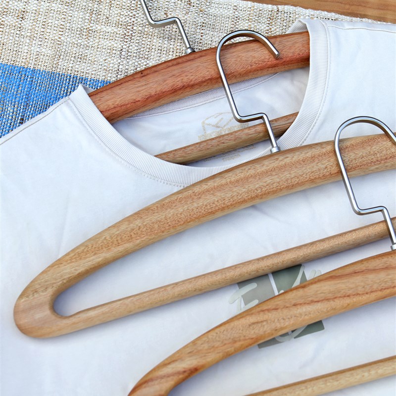 高质量实木头衣架家用挂衣加粗加大厚F卧室木质衣架防肩角无痕防