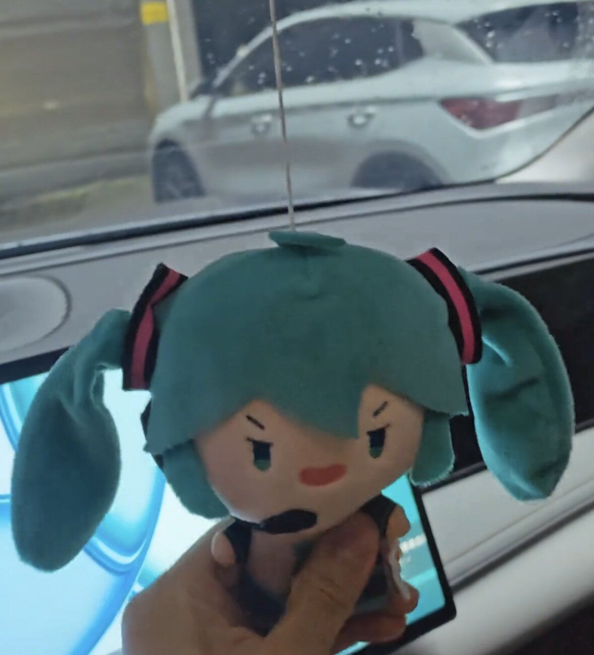 新品初音未来马尾甩甩毛绒公仔挂件手办娃娃背包挂饰潮玩礼物