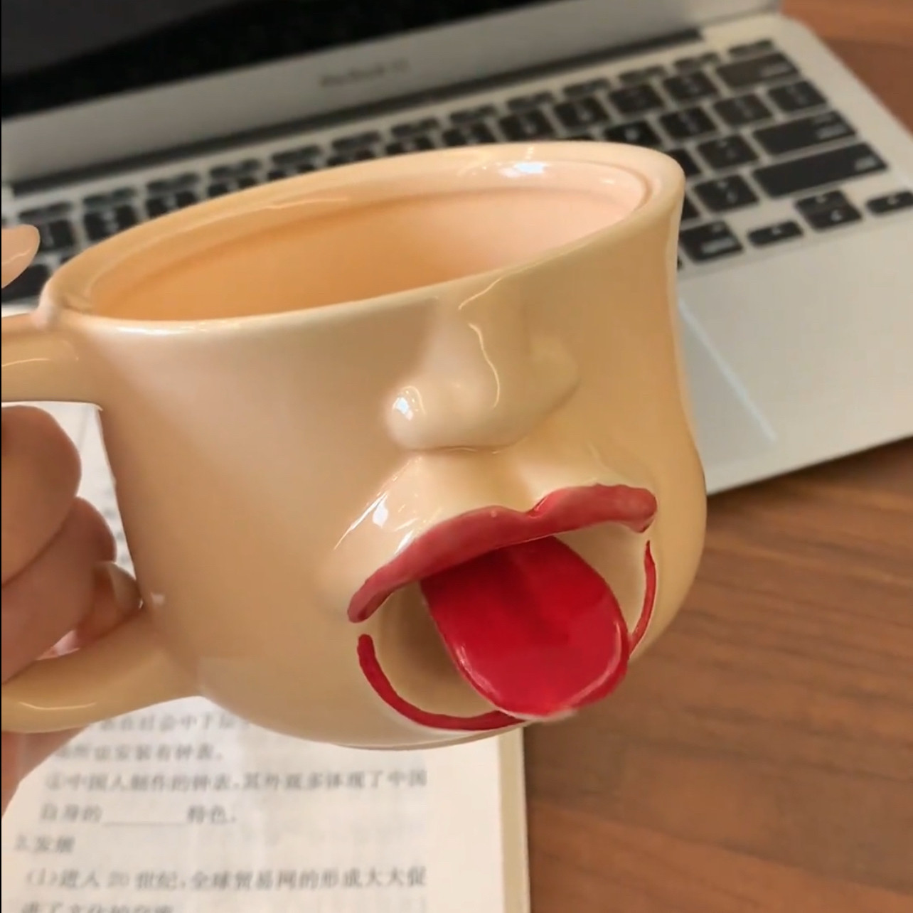 丑萌新款搞怪杯子吐舌头陶瓷马克杯创意稀奇古怪办公整蛊搞笑水杯
