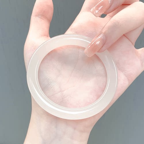 藕粉色细圆条手镯玉镯子淡粉色