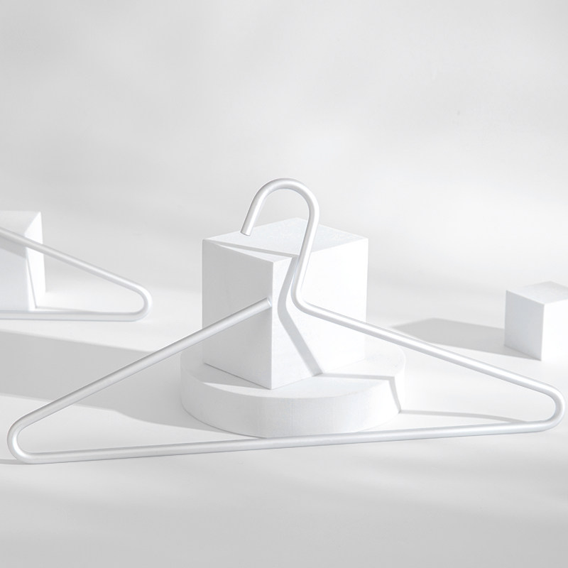 铝合金衣架轻奢实心挂衣太空铝无痕E衣架高级不锈钢挂架晾晒衣衣