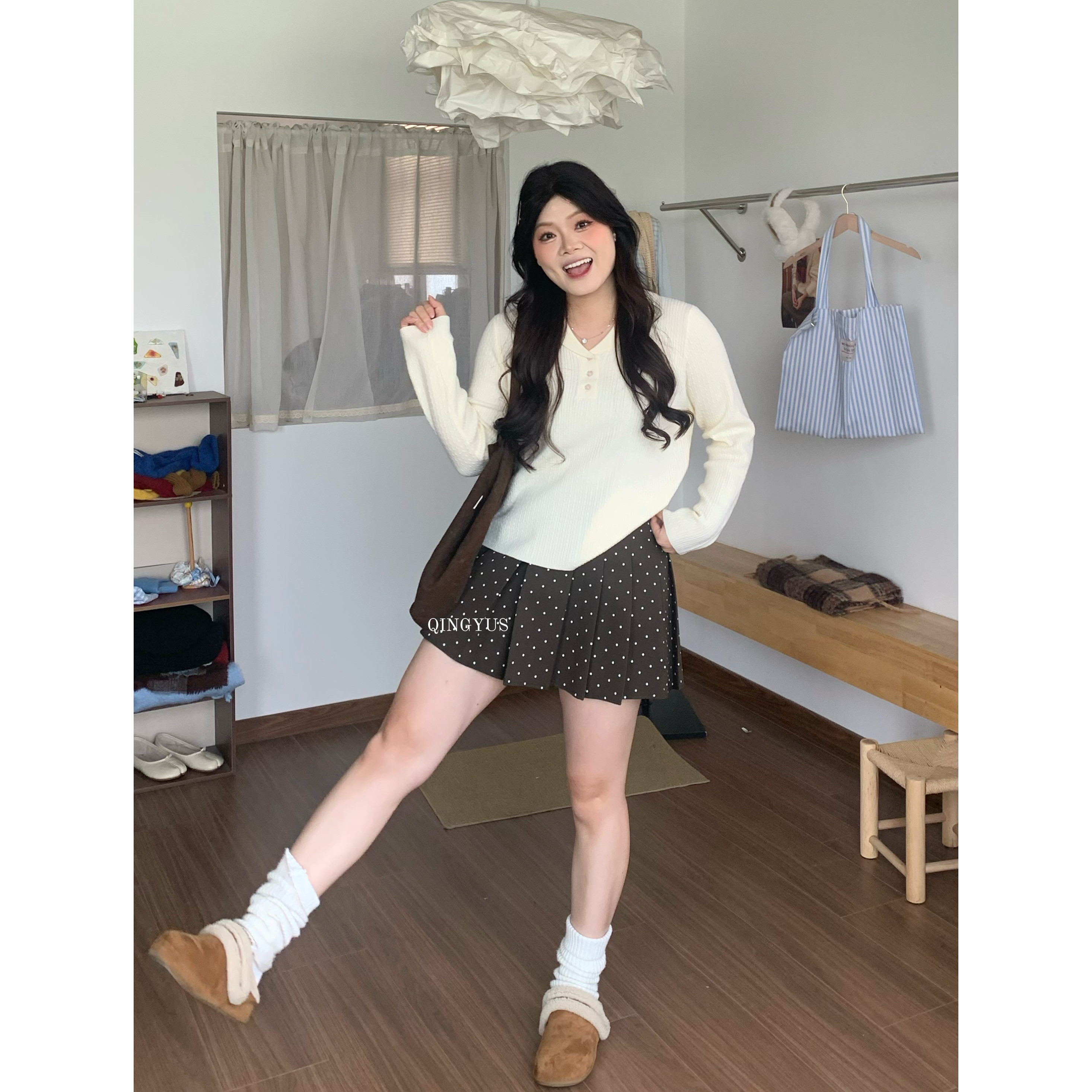 青屿衫-微胖秋季大码韩系慵懒风V领麻花纹理感宽松百搭正肩针织衫