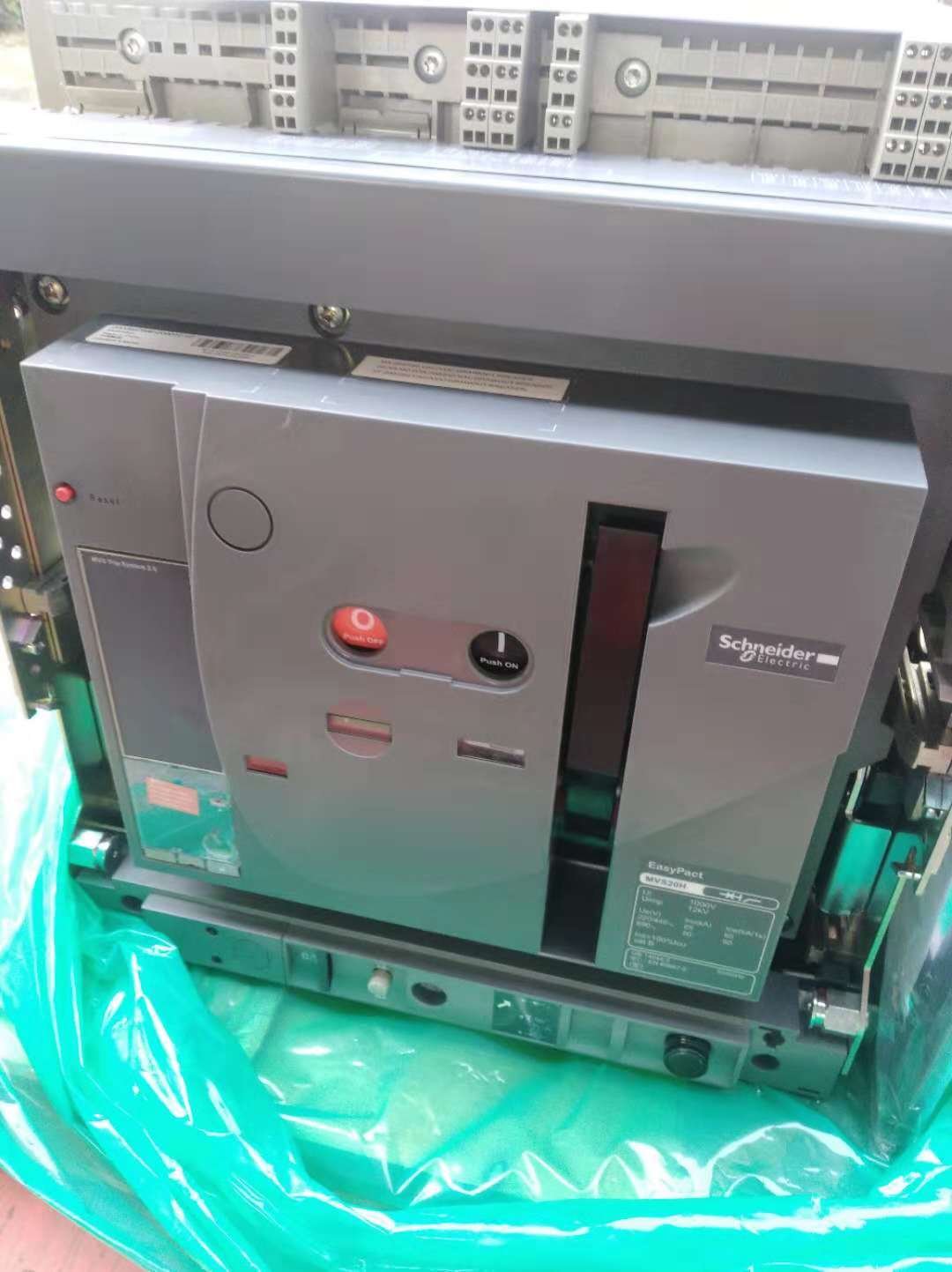 MVS04N3F6A0 框架断路器400A 3P空气断路器全新现货