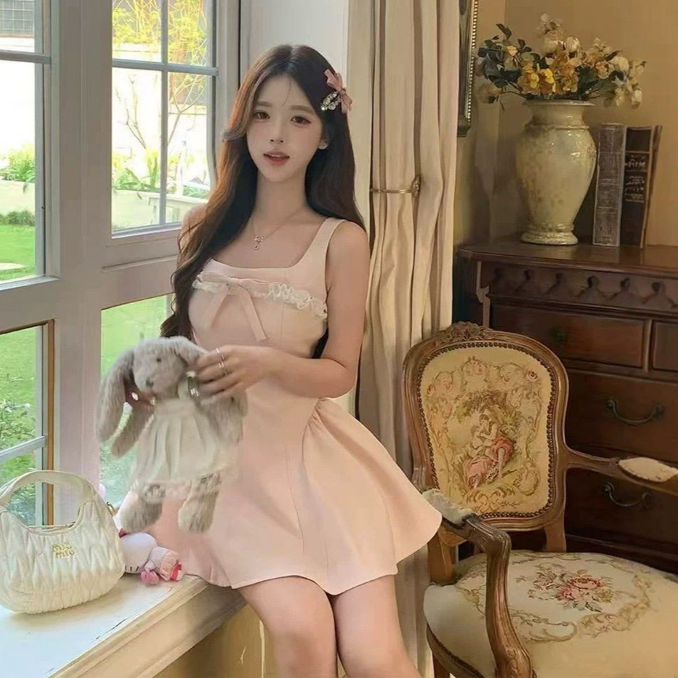 小个子浅粉色甜美公主花边连衣裙2026夏少女感收腰蓬蓬裙可爱裙子