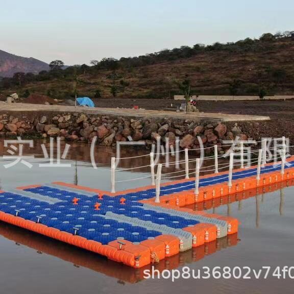 厂家批发码头戏水池水上浮筒平台游船水上公园摩托皮艇用养殖浮筒