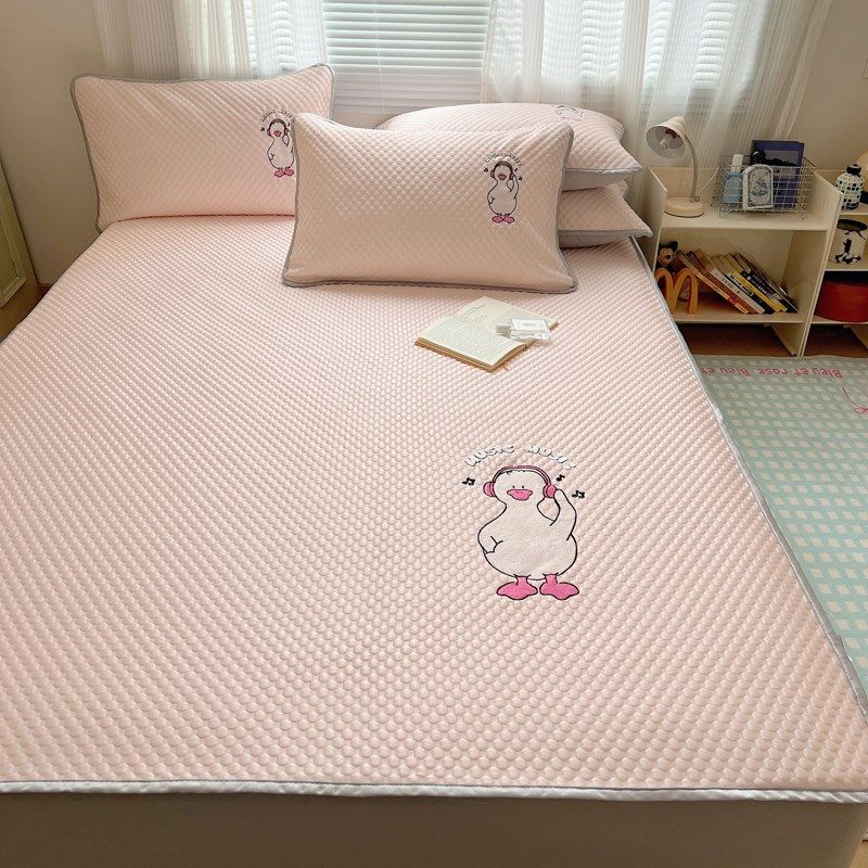少女心可爱刺绣鸭子凉感豆s豆凉席1.5m1.8米床笠三件套冰丝席子夏,床上用品,冰丝席,淘宝优惠券,粉丝福利购,淘宝优惠卷