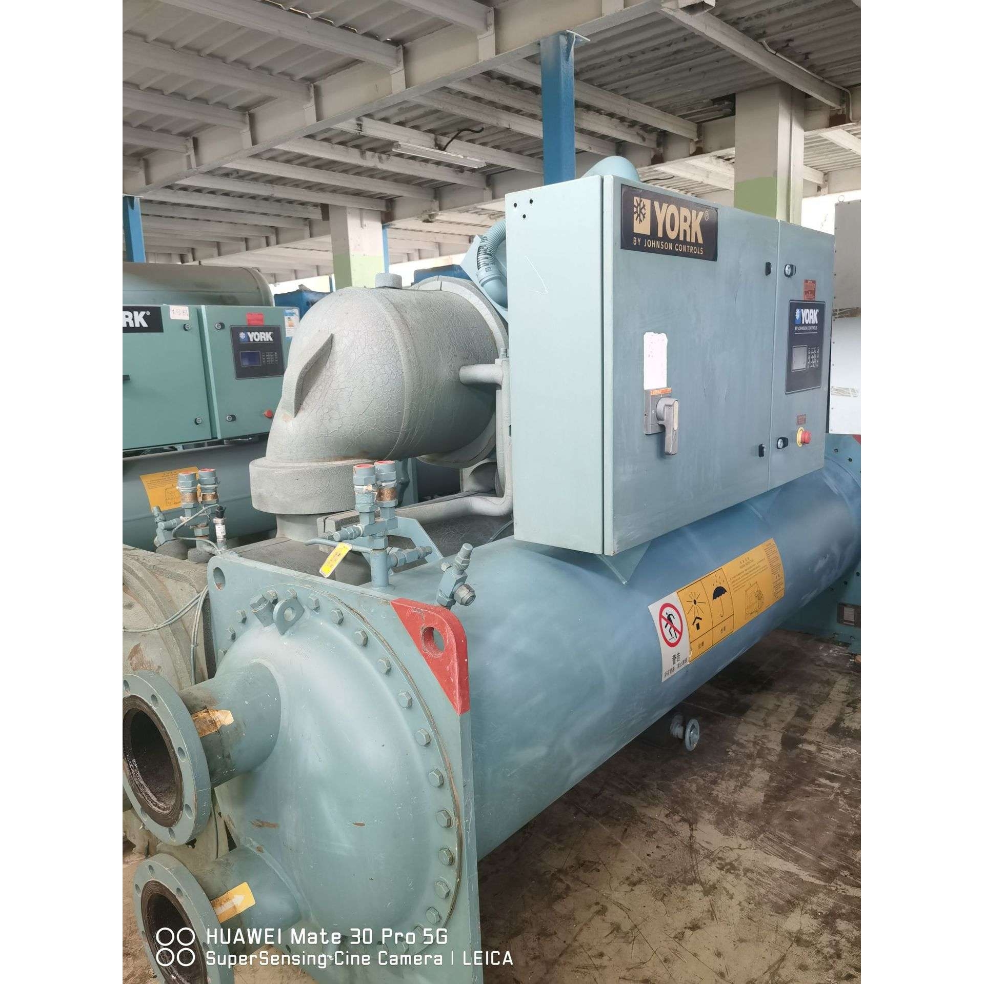上海市出售约克螺杆机YEWS200HA50E 制冷量708kw 200冷吨