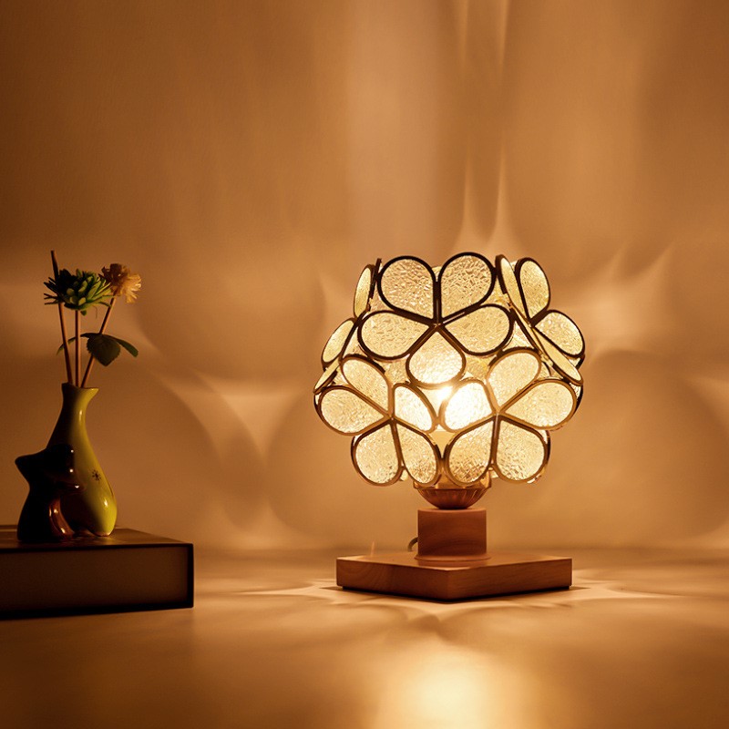 厂家直供玻璃花瓣台灯结婚床头温馨卧室台灯酒吧咖啡厅台灯