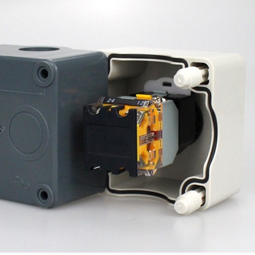 LA38点动 复位带灯按钮开关盒 操作控制盒 3位防水盒