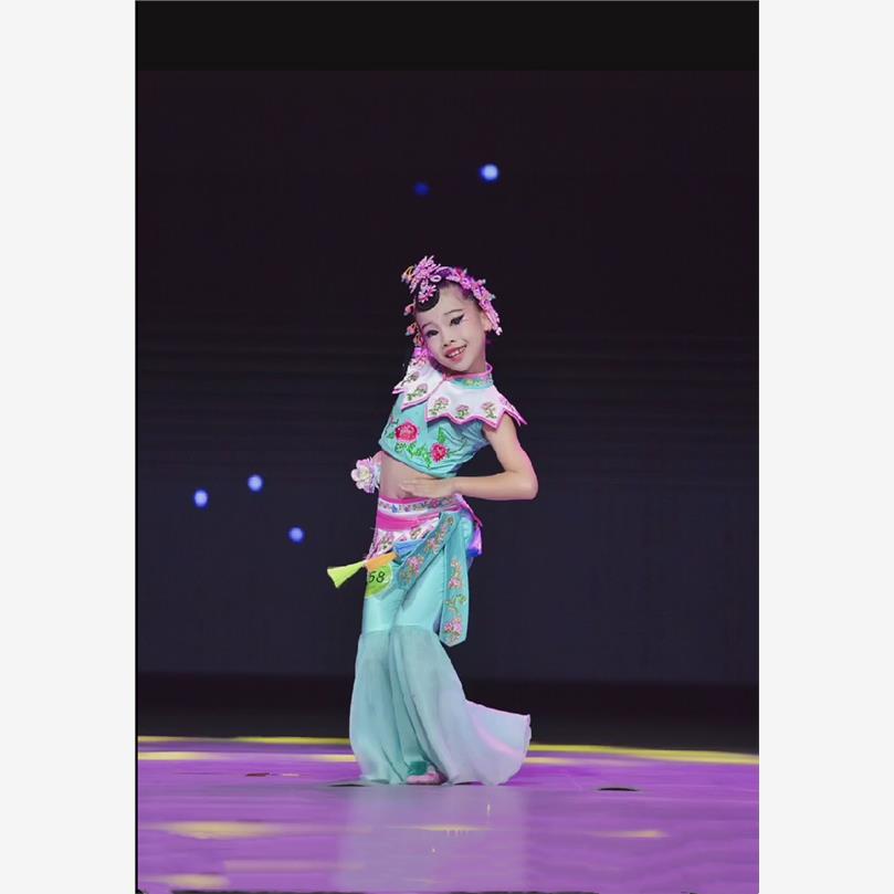 小戏骨演出服俏花旦舞蹈