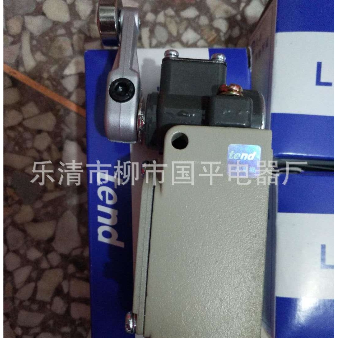 销售全新行程开关TZ-5104-2N 限位开关 微动开关 实物拍摄
