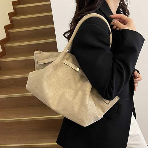 磨砂绒面大容量托特包女冬新款褶皱腋下包通勤手提单肩包