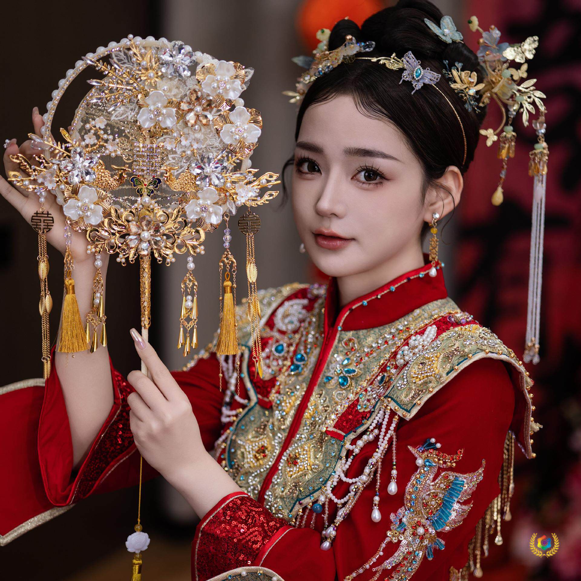 ?金色新品团扇批发结婚新娘秀禾服手工婚扇中式喜扇成品团扇9139
