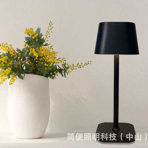 跨境新品复古小夜灯方型轻奢现代简约led灯吧台卧室桌面装饰台灯