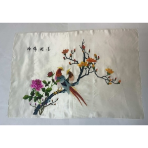 老粤绣创汇期老绣娘纯蚕丝手工刺绣绣片：尺寸：高48cm，宽68 cm