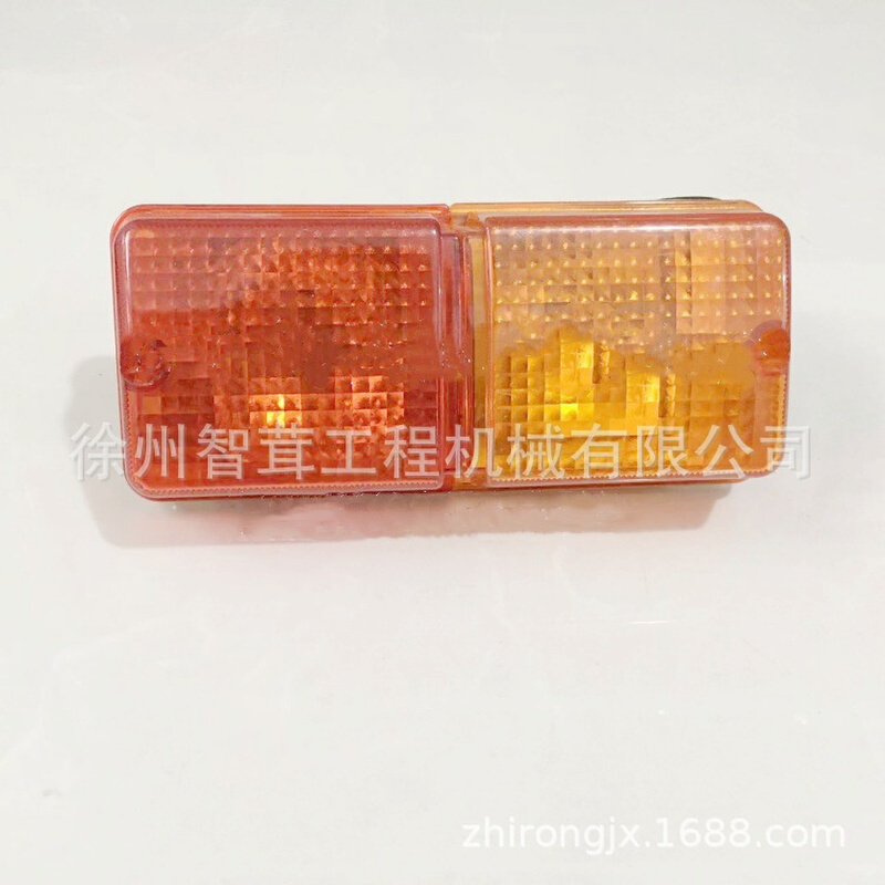 徐工XP301 302胶轮压路机刹车灯 尾灯 转向灯 后双色灯 配件