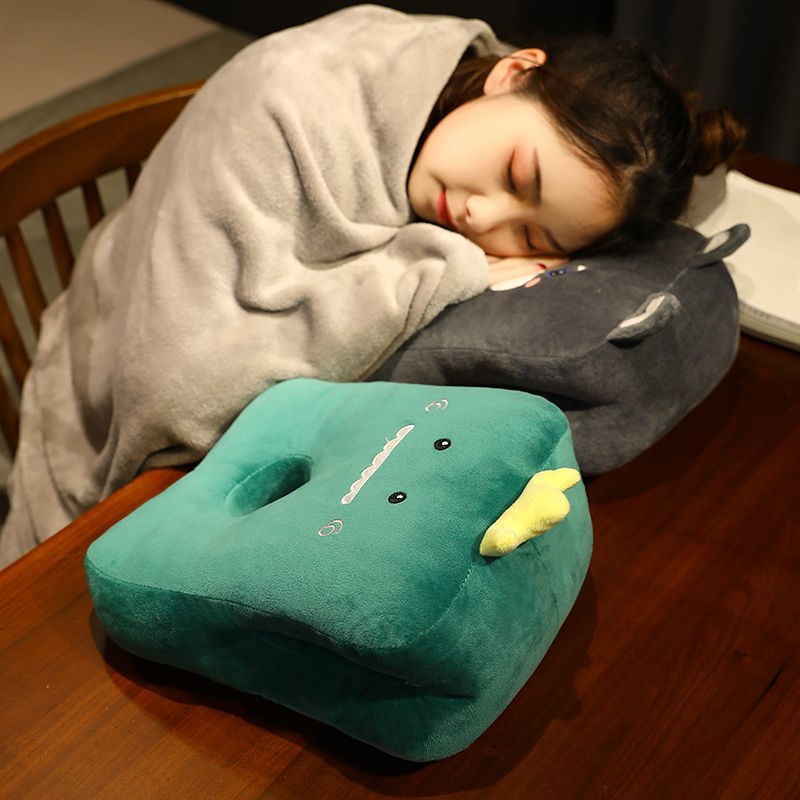 暖手午睡枕趴睡小学生可插手趴趴C枕办公室抱枕靠垫趴桌生午休神