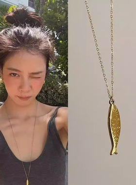 宋妍霏同款金色小鱼吊坠项链