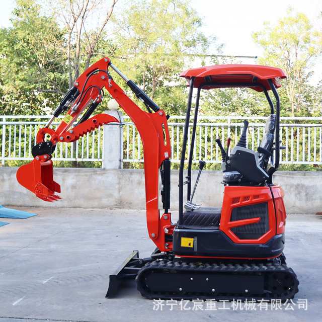 微型挖掘机工程破碎挖沟农用钩机工厂果园大棚18型履带挖掘机