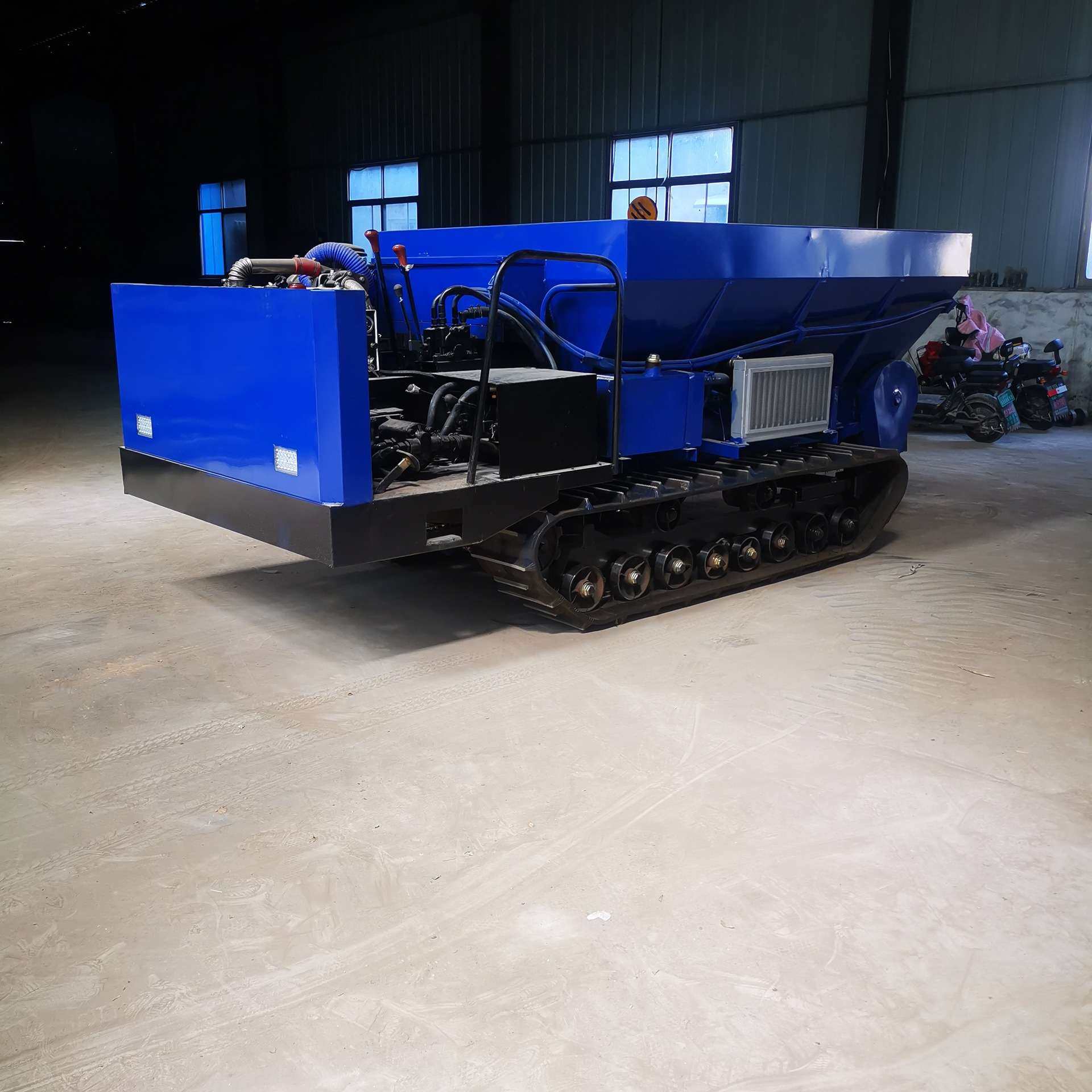 工程农用自卸履带运输车 水田履带车 履带拖拉机 小型履带撒粪车,机械设备,矿山专用设备,淘宝优惠券,粉丝福利购,淘宝优惠卷