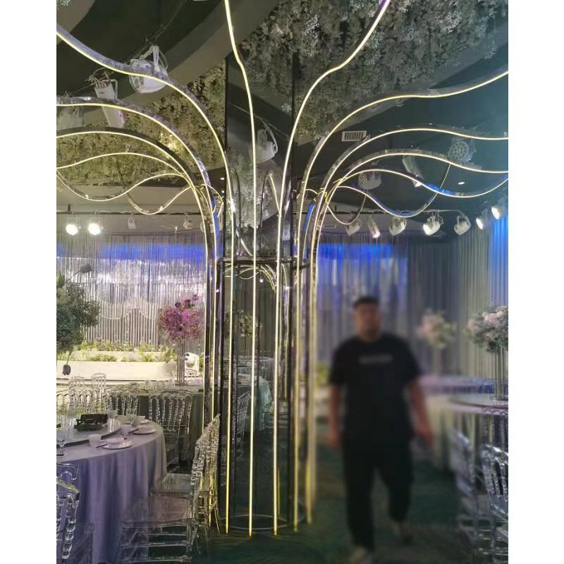 婚庆包柱子铁艺树大型灯箱婚礼堂宴会厅酒店软装雕刻装饰