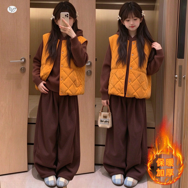 女童韩版冬款夹棉黄色马甲连帽针织卫衣打底中大童加厚阔腿裤套装