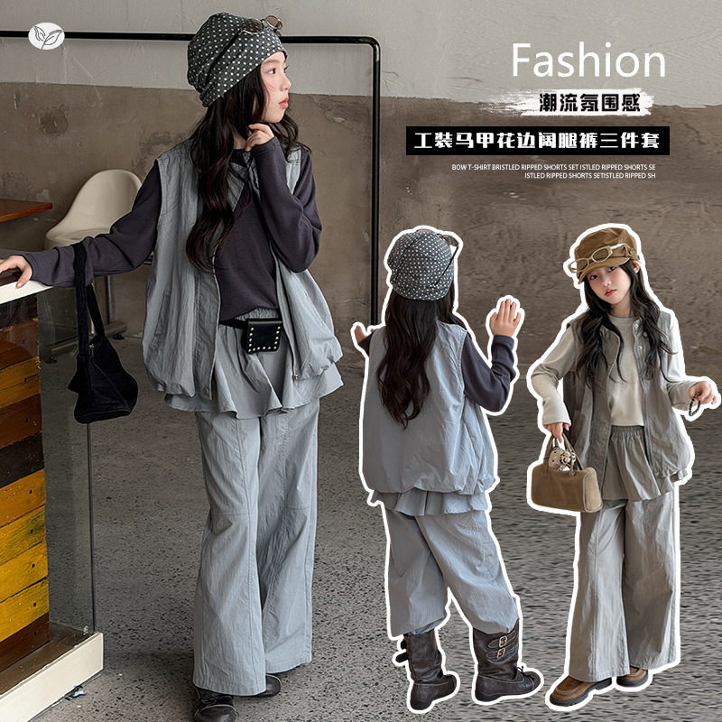 女童2026年秋装新款韩版工装马甲屁帘阔腿裤三件套女孩长袖打底衫