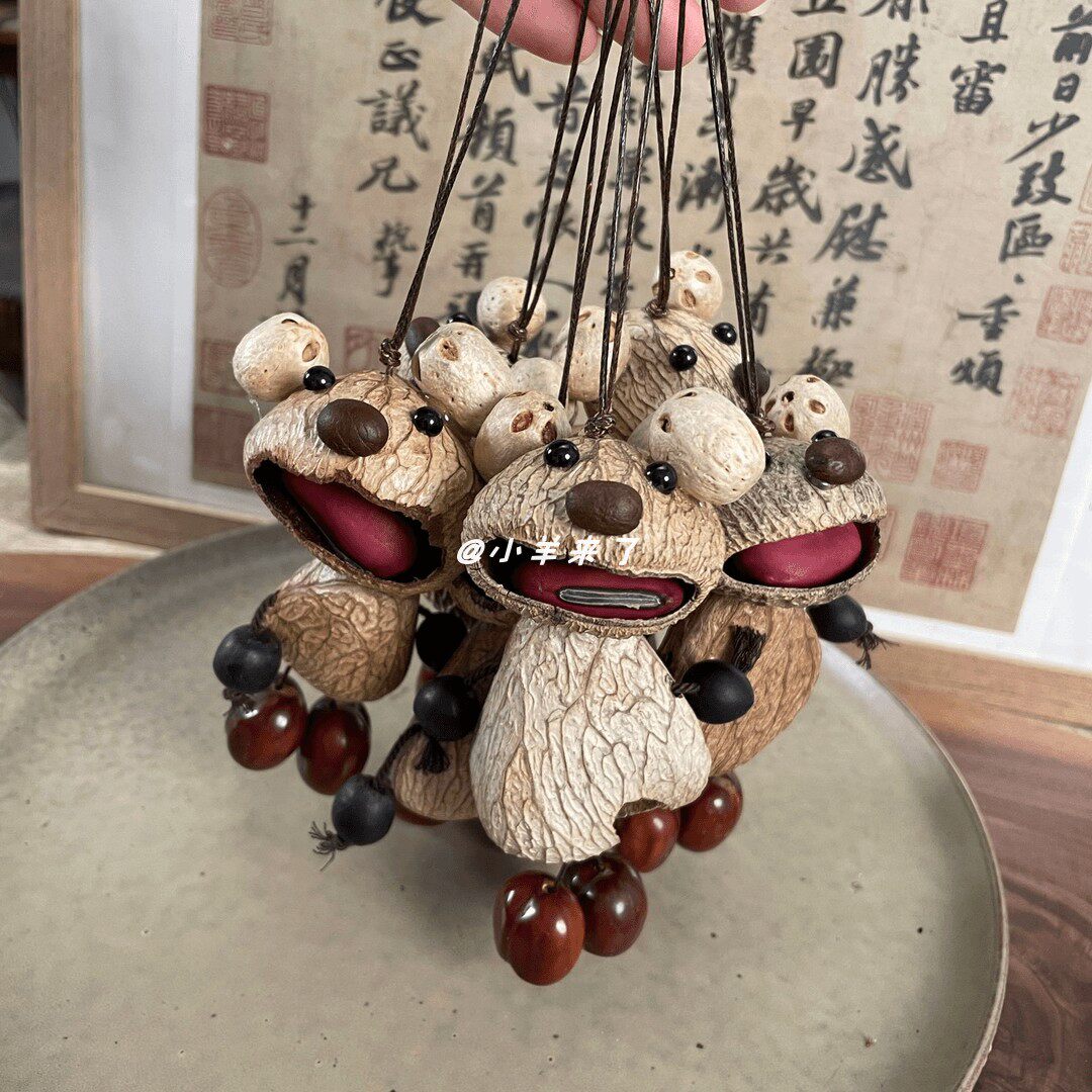 果壳娃娃风铃丑萌娃娃包包挂件挂饰静心治愈大嘴熊创意汽车挂饰