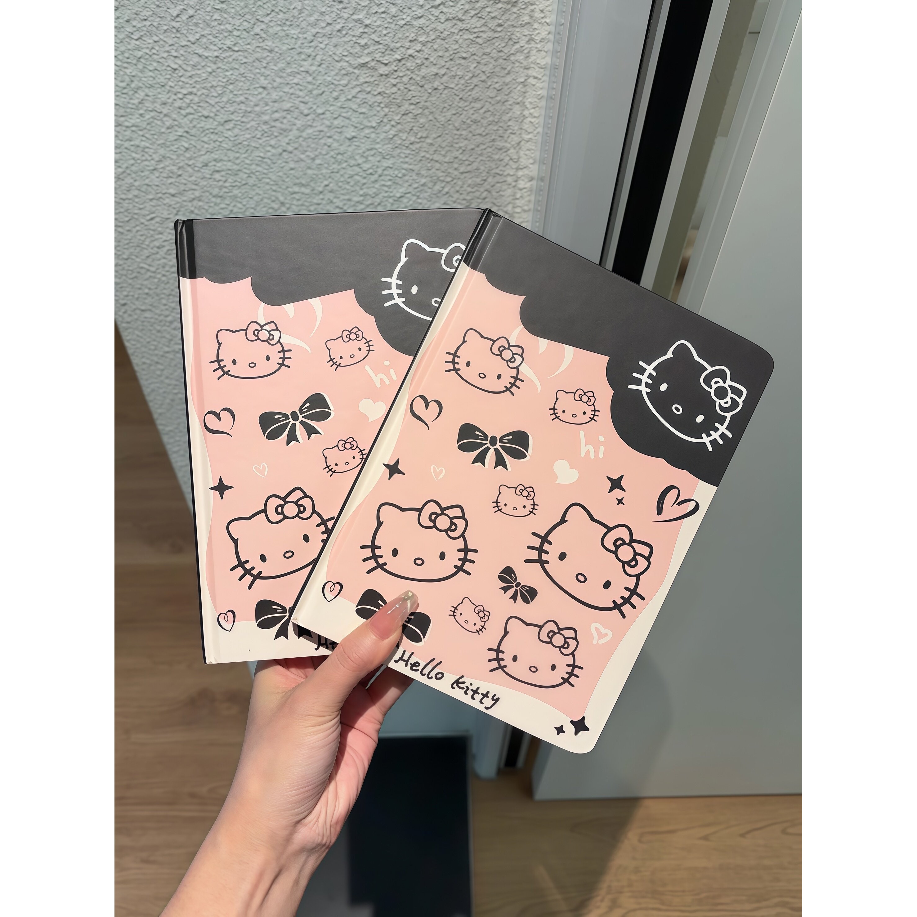 高颜值新款全彩页文具可爱卡通喵喵凯蒂蝴蝶结A5硬壳笔记本加厚