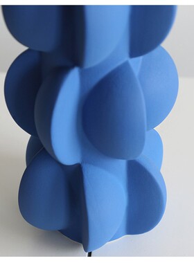 创意侘寂风花器样板房售楼处电y视柜克莱因蓝色黑白陶瓷花瓶摆件