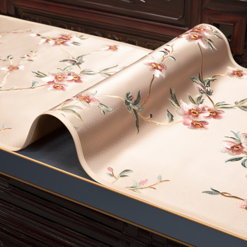 刺绣沙发巾红木家具坐垫巾档仿真丝梅盖布底部防滑定制