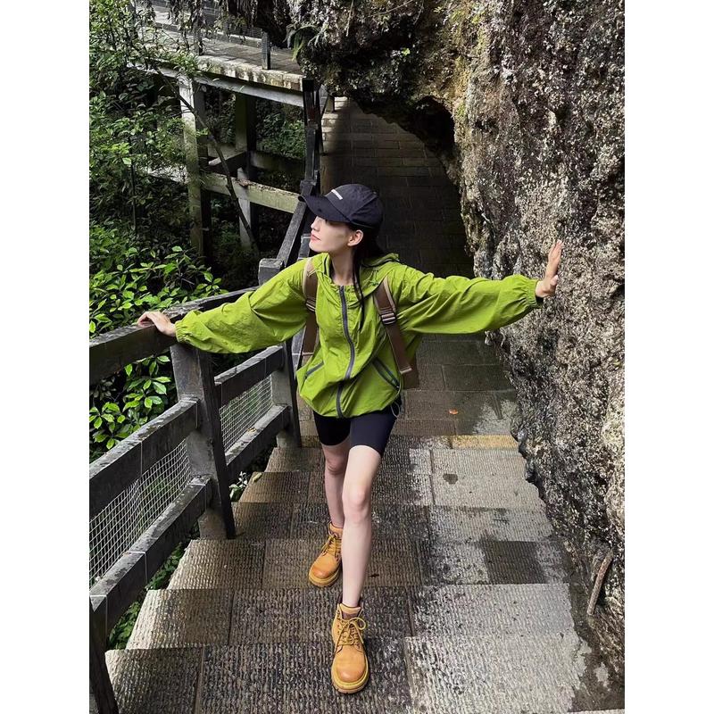 山系工装防晒衣女2025夏季新款户外运动冲锋衣登山防晒服轻薄外套