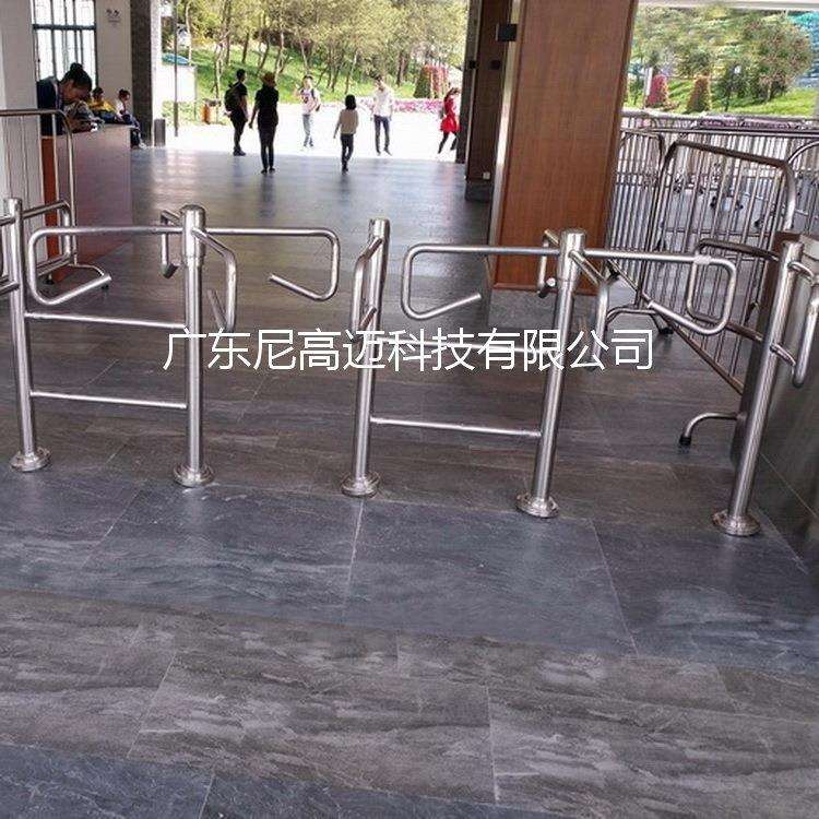 景区单项入口十字转闸不锈钢旋转形单向门加厚白钢单行滚闸机