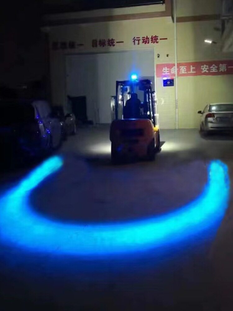 叉车蓝红光一字线倒车边界灯