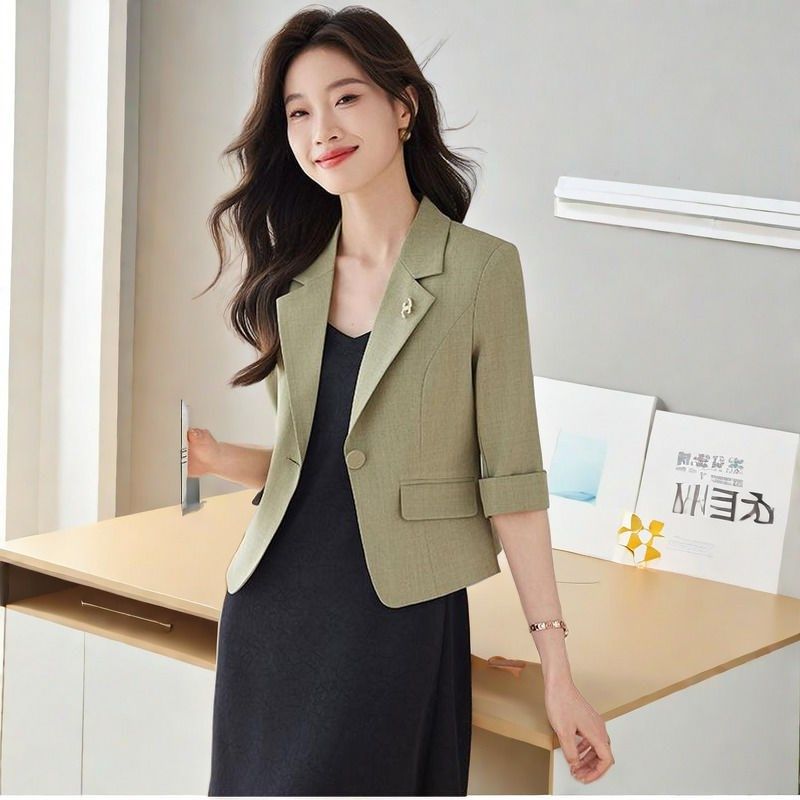 高级感女时尚短款小西服中袖小个子薄款新款夏季休闲西装气质外套