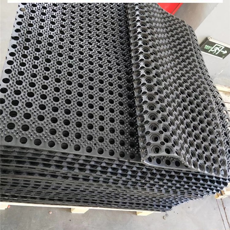 青岛彩色橡胶耐油防滑垫 防撞防滑保护垫 带孔疏水防滑垫 J