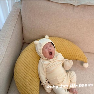 ins韩国纯f棉毛球月亮抱枕靠垫婴儿宝宝儿童床上枕头可拆洗哺乳枕