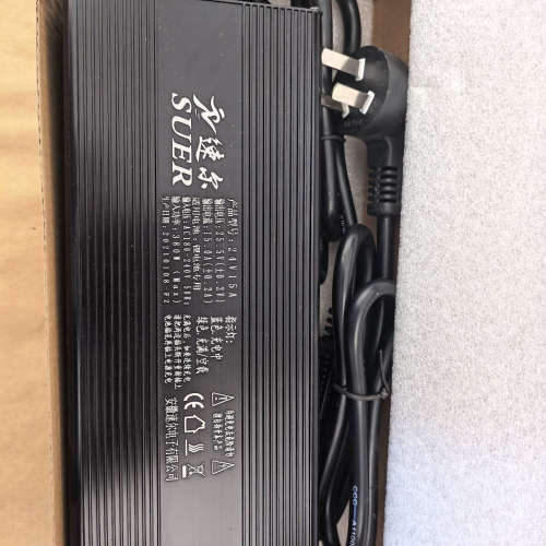 议价速尔24V 1.5A锂电池充电器，全新未拆封。铝合金外壳散热