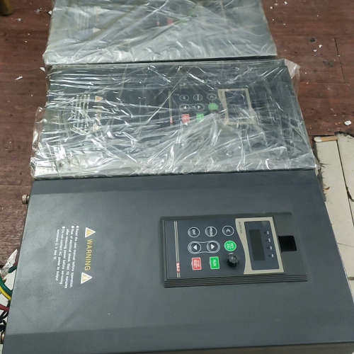 出售三晶变频器8000B-4T011GB/015PB，原装拆议价