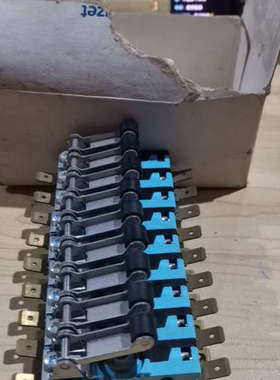 CROUZET高诺斯微动开关83242003，蓝色底座，工程议价